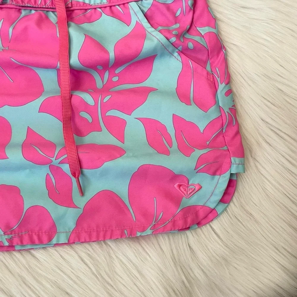 Vintage Y2K pink hibiscus mini skirt 💗 by Roxy - Picture 3 of 7